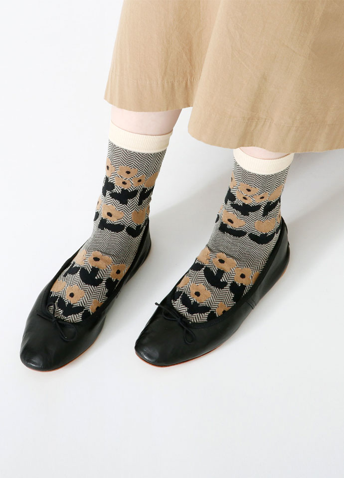 Floral Woven Pattern Mid-Calf Socks
